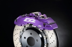 Přední brzdový kit D2 Racing pro Proton Savvy 1.3 (05-11), 8-pístkové brzdiče, plovoucí kotouče 380x32mm