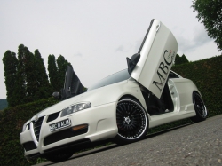 Vertikální otevírání dveří LSD Alfa Romeo GT typ 937 (03/04-)