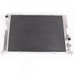 Hlinikový závodní chladič Jap Parts Land Rover Defender  TD5 2.5D (98-06)