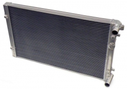 Hlinikový závodní chladič Jap Parts Audi A3 / S3 / TT (96-03)