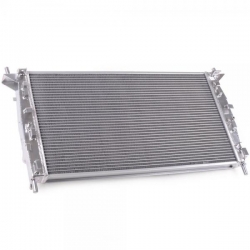 Hlinikový závodní chladič Jap Parts Ford Focus včetně RS / C-Max 1.6i/1.8i/2.0i 16V/1.6/2.0 TDCi (03-)