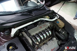 Rozpěrná tyč Ultra Racing Alfa Romeo GTV 3.2 (95-05) - přední horní