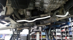 Přední stabilizátor Ultra Racing na Kia Sportage 2.0/2.0D (10-) - 27mm