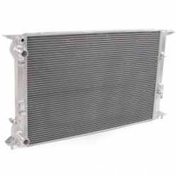 Hlinikový závodní chladič Jap Parts Audi A4 / A5 / A6 / S4 / S6 / Q3 / Q5 1.8/2.0 TFSi/TDI (07-)