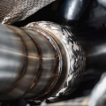 Downpipe s náhradou katalyzátoru Direnza Ford Focus Mk4 ST 2.3T EcoBoost (17-)