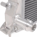 Hlinikový závodní chladič Jap Parts Audi A4 / A5 / A6 / S4 / S6 / Q3 / Q5 1.8/2.0 TFSi/TDI (07-)